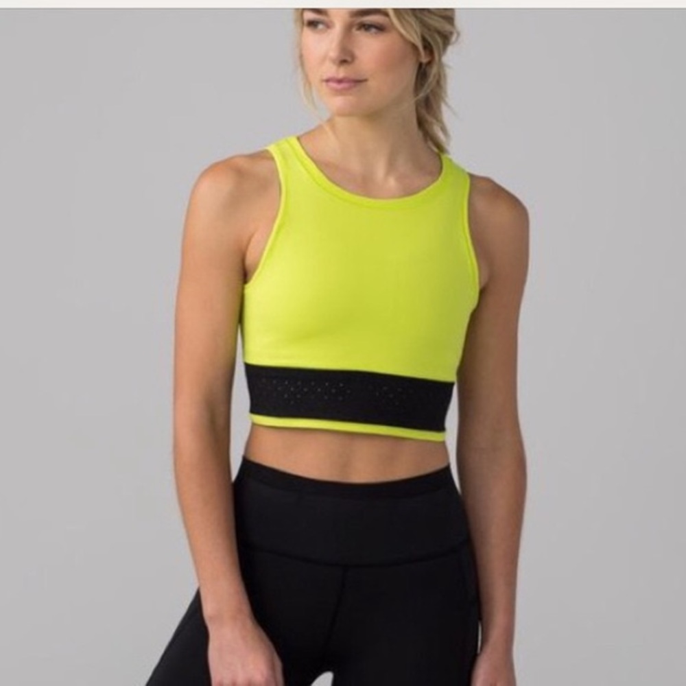 Lululemon Cropped Work Out Top - Picture 4 of 4